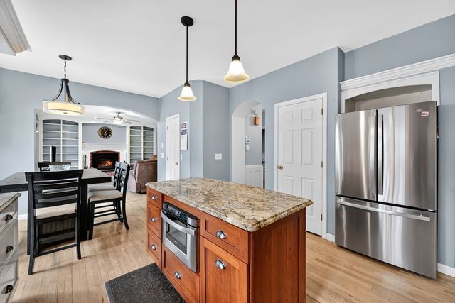 35 Bradley Lane, Newtown, CT 06482