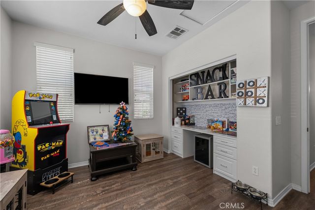 28821 Panorama Court, Valencia, CA 91354
