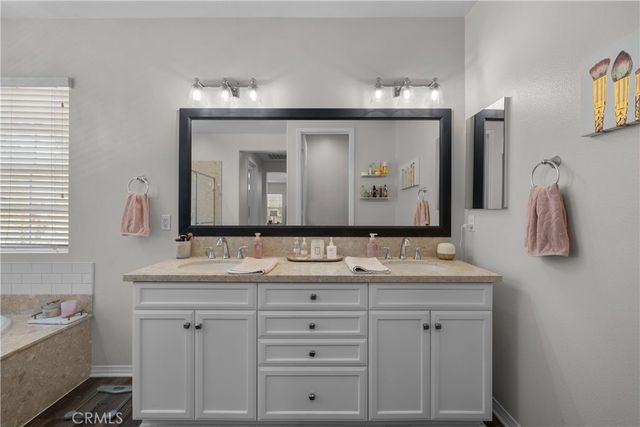28821 Panorama Court, Valencia, CA 91354