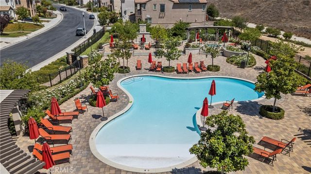 28821 Panorama Court, Valencia, CA 91354