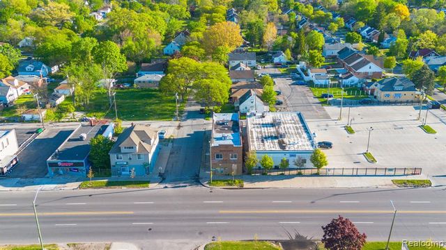18648 W Warren Avenue, Detroit, MI 48228