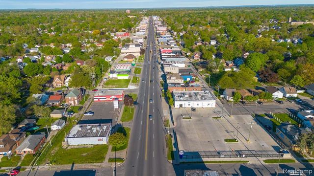 18648 W Warren Avenue, Detroit, MI 48228