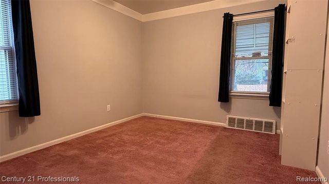 1403 E Maxlow Avenue, Hazel Park, MI 48030