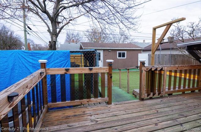 1403 E Maxlow Avenue, Hazel Park, MI 48030