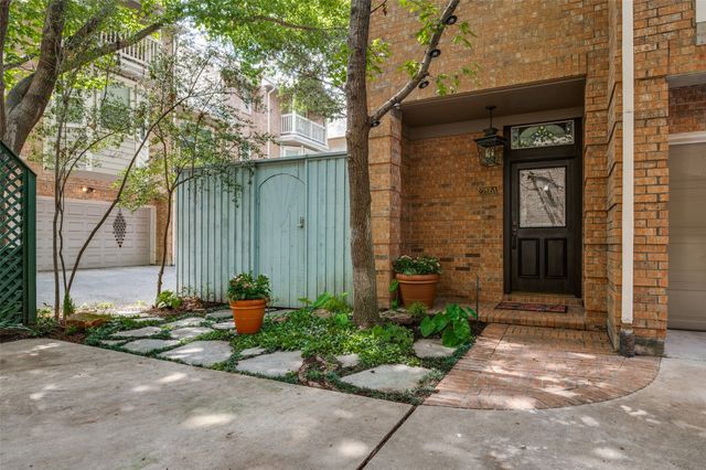 2205 Boll Street A, Dallas, TX 75204