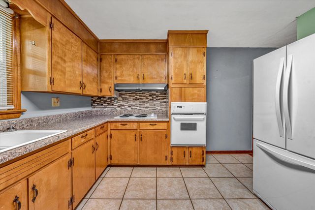 1624 Angus RD, Roanoke, VA 24017