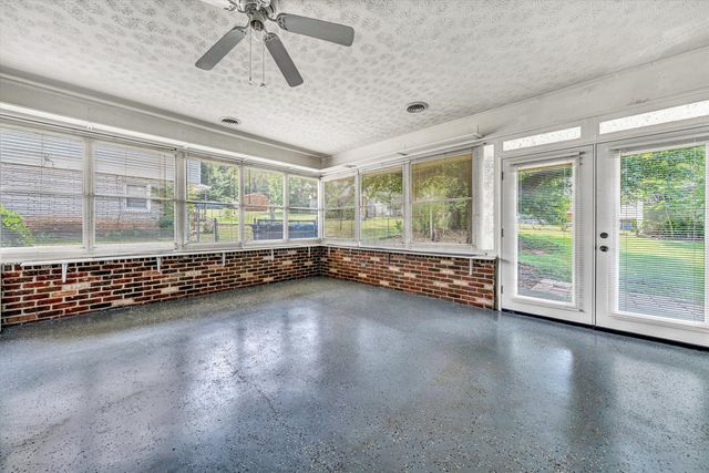 1624 Angus RD, Roanoke, VA 24017