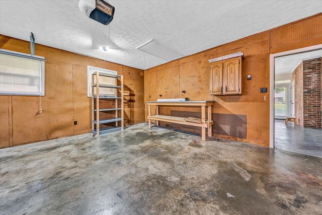 1624 Angus RD, Roanoke, VA 24017
