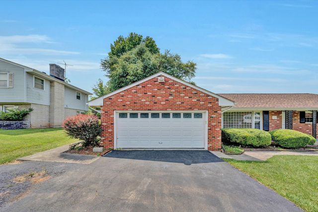 1624 Angus RD, Roanoke, VA 24017