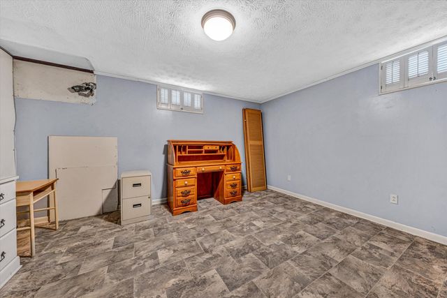 1624 Angus RD, Roanoke, VA 24017