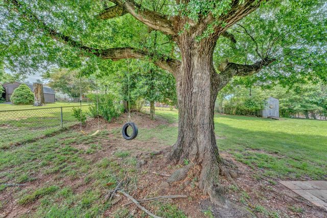 1624 Angus RD, Roanoke, VA 24017