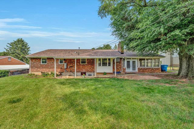 1624 Angus RD, Roanoke, VA 24017