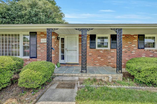1624 Angus RD, Roanoke, VA 24017