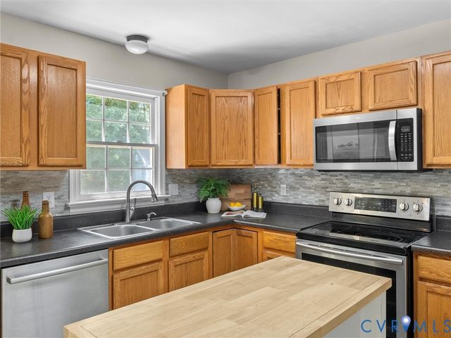3020 Sandy Bluff Pl, Henrico, VA 23233
