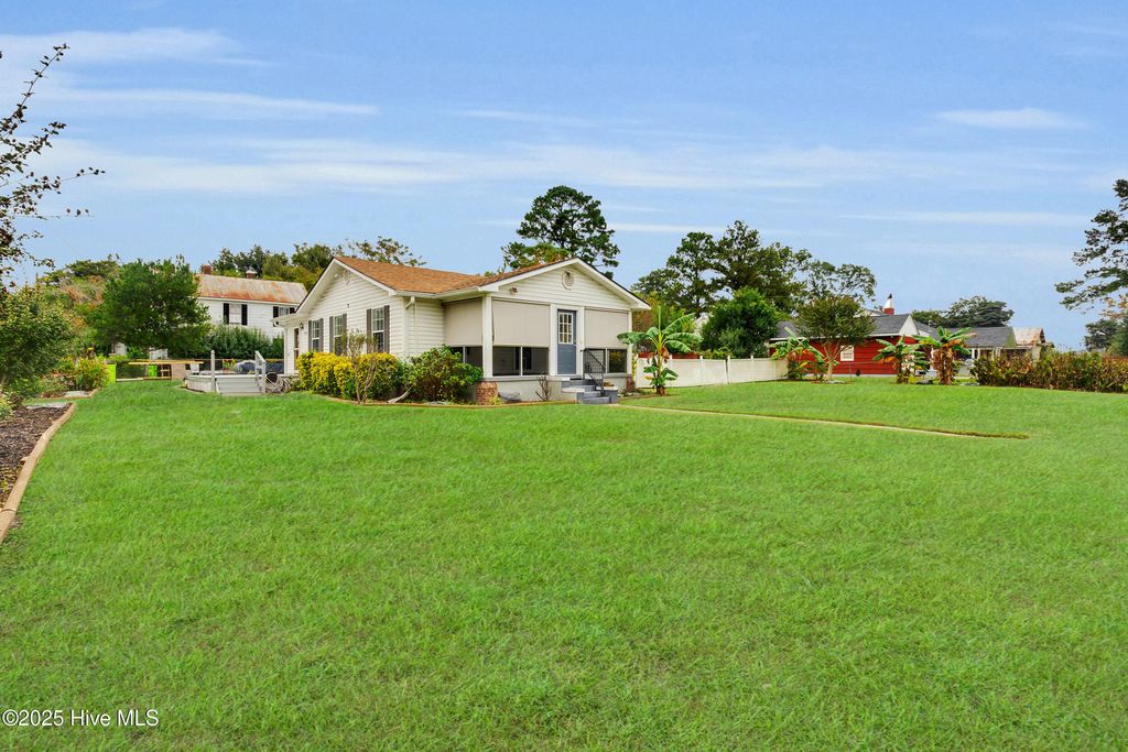 1802 Wilmington Street, New Bern, NC 28560