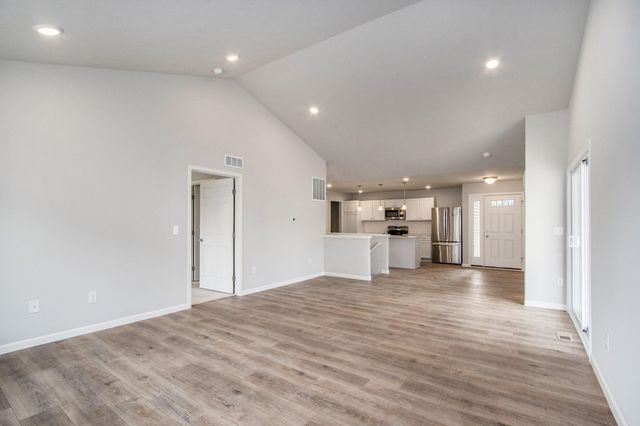 558 Mckinley Court, Three Rivers, MI 49093