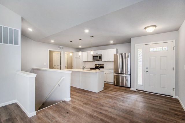 558 Mckinley Court, Three Rivers, MI 49093