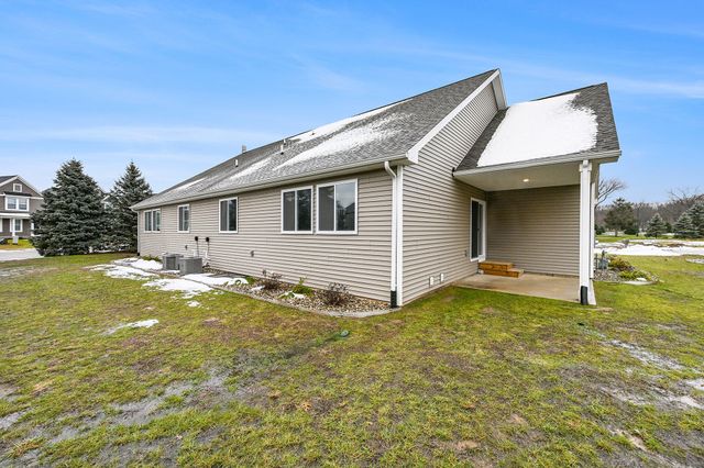 558 Mckinley Court, Three Rivers, MI 49093