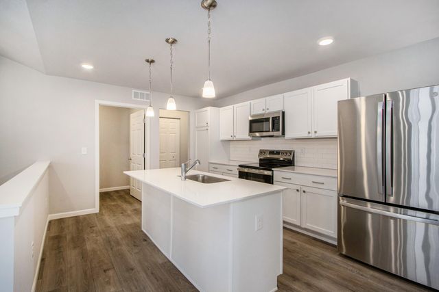 558 Mckinley Court, Three Rivers, MI 49093