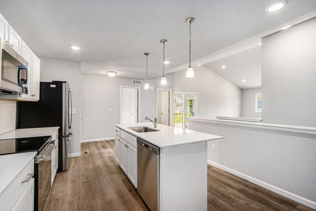 558 Mckinley Court, Three Rivers, MI 49093