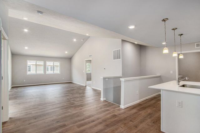 558 Mckinley Court, Three Rivers, MI 49093