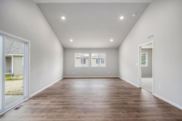 558 Mckinley Court, Three Rivers, MI 49093