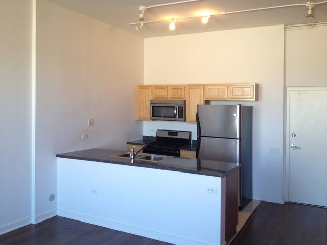 4015 N Milwaukee Avenue 214, Chicago, IL 60641