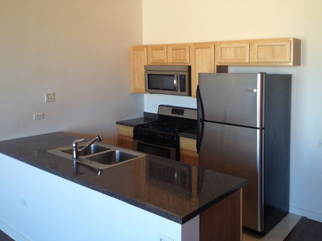 4015 N Milwaukee Avenue 214, Chicago, IL 60641