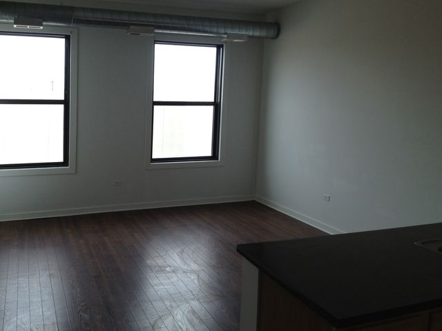 4015 N Milwaukee Avenue 214, Chicago, IL 60641