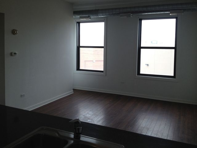 4015 N Milwaukee Avenue 214, Chicago, IL 60641