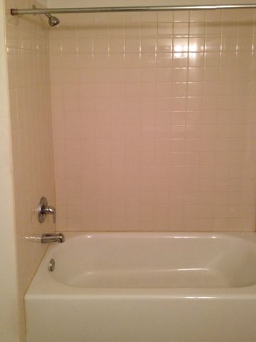 4015 N Milwaukee Avenue 214, Chicago, IL 60641