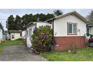 91323 SANDSTONE Ln 418, Coos Bay, OR 97420
