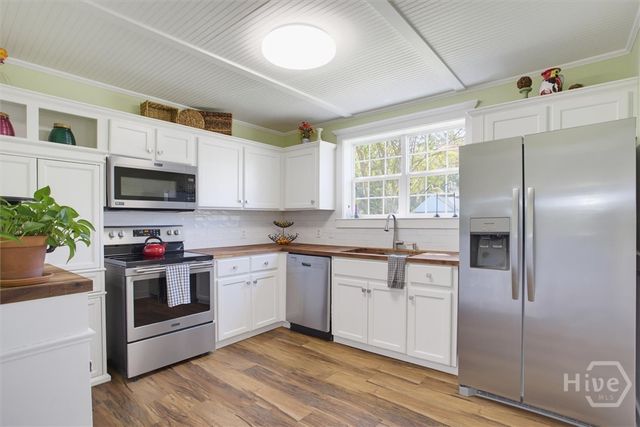 406 E 61st Street, Savannah, GA 31405