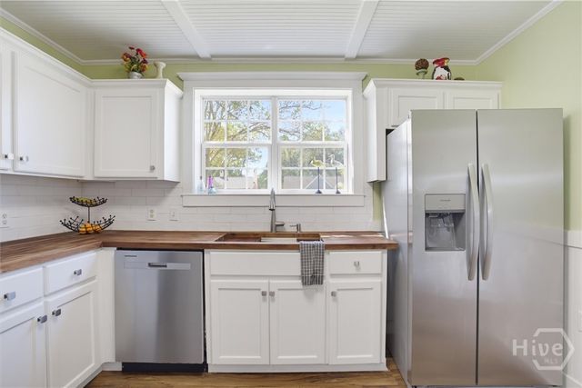 406 E 61st Street, Savannah, GA 31405