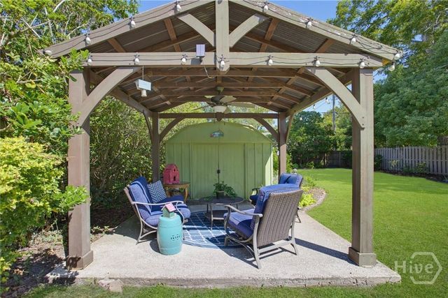 406 E 61st Street, Savannah, GA 31405