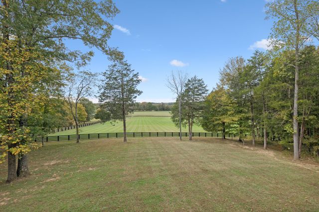 1415 Orchard Hill Ln, Arrington, TN 37014