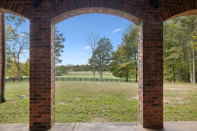 1415 Orchard Hill Ln, Arrington, TN 37014