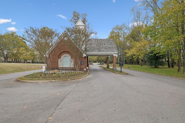 1415 Orchard Hill Ln, Arrington, TN 37014