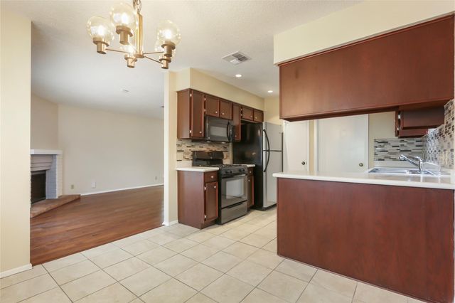 1407 W Braker LN B, Austin, TX 78758