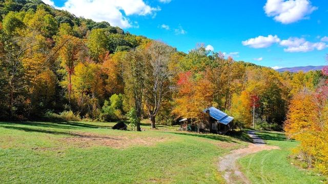 575 Vestal Cochran Road, Topton, NC 28781