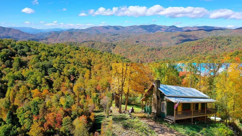 575 Vestal Cochran Road, Topton, NC 28781