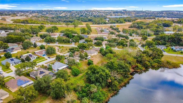 697 WINDING LAKE DRIVE, Clermont, FL 34711