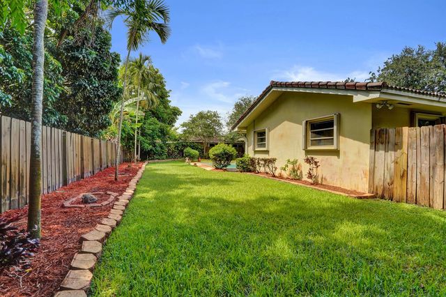 1040 SW 75th Avenue, Plantation, FL 33317
