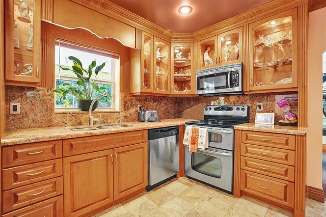 1040 SW 75th Avenue, Plantation, FL 33317