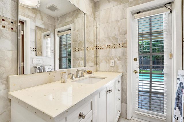 1040 SW 75th Avenue, Plantation, FL 33317