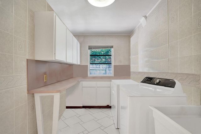 1040 SW 75th Avenue, Plantation, FL 33317