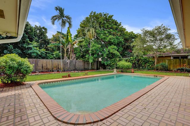 1040 SW 75th Avenue, Plantation, FL 33317
