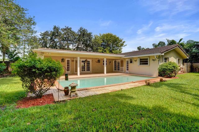 1040 SW 75th Avenue, Plantation, FL 33317