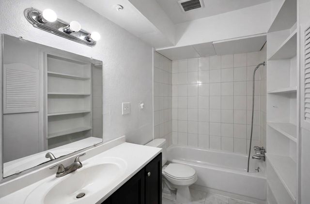 8200 Broadway Street 309N, Houston, TX 77061