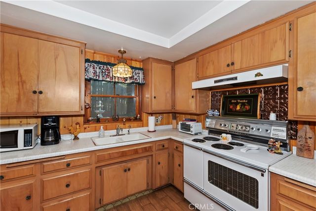 24194 Zurich, Crestline, CA 92325